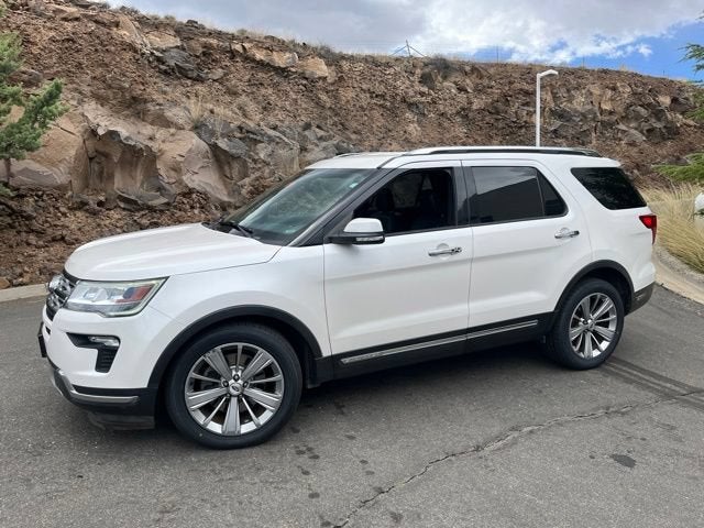 2019 Ford Explorer Limited in White Platinum Clearcoat Metallic — front three-quarter view